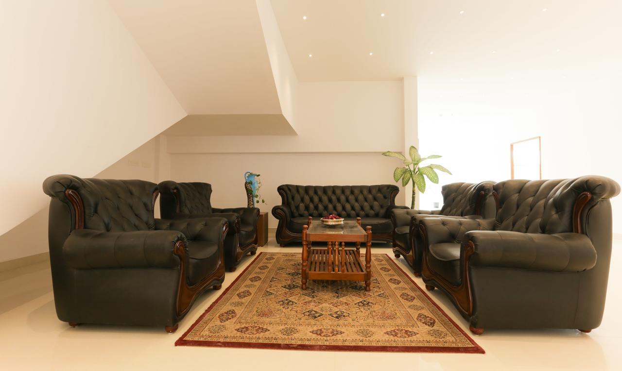 Heaven Gardens Hotel Kochi ภายนอก รูปภาพ