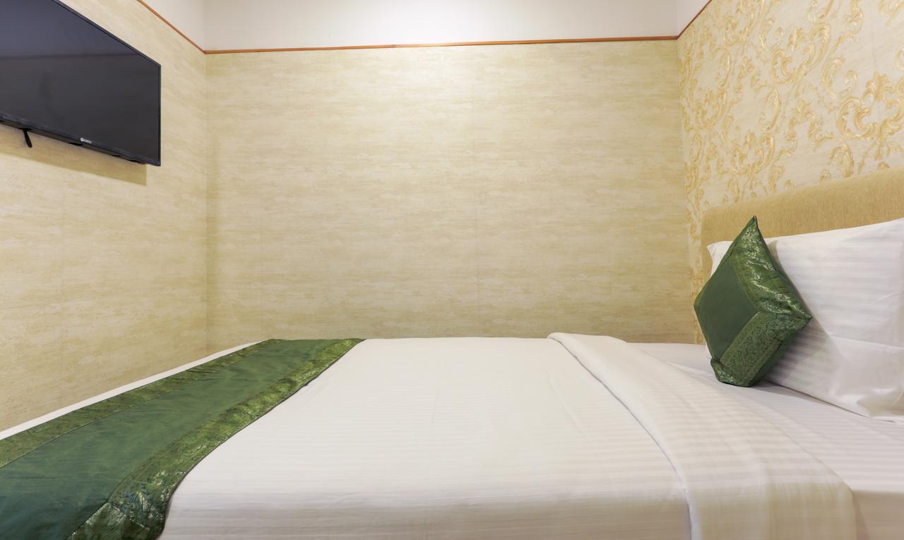 Heaven Gardens Hotel Kochi ภายนอก รูปภาพ