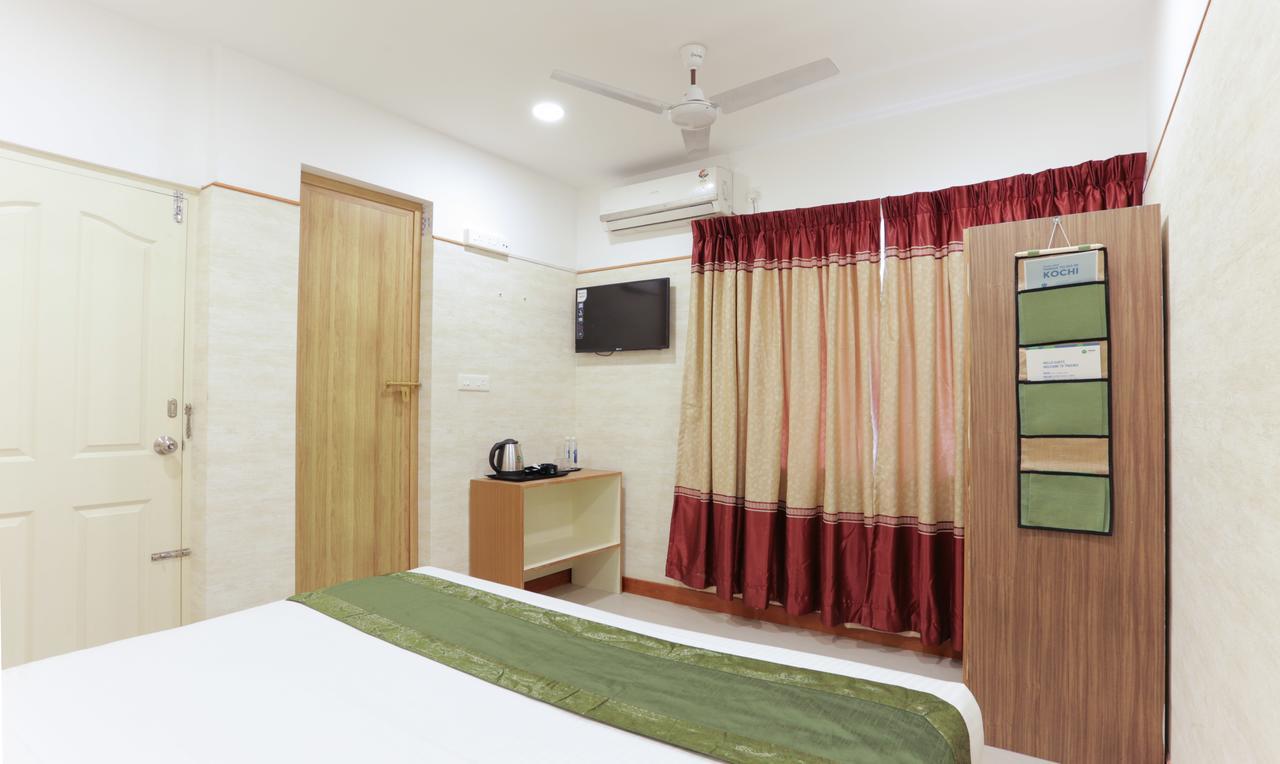 Heaven Gardens Hotel Kochi ภายนอก รูปภาพ