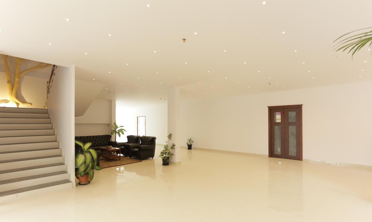 Heaven Gardens Hotel Kochi ภายนอก รูปภาพ