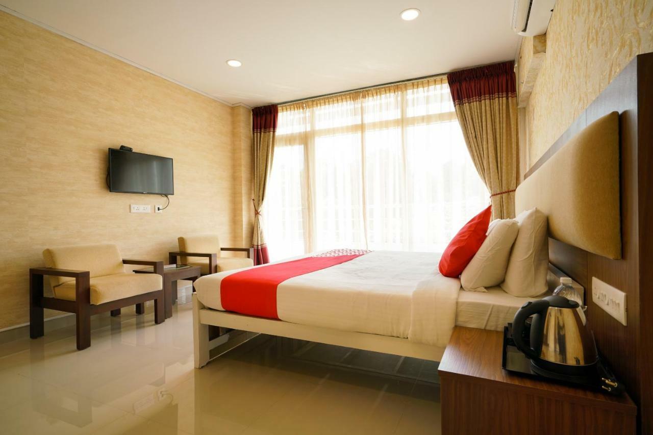 Heaven Gardens Hotel Kochi ภายนอก รูปภาพ