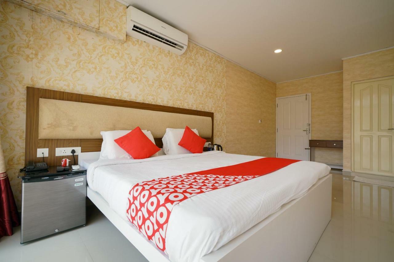Heaven Gardens Hotel Kochi ภายนอก รูปภาพ