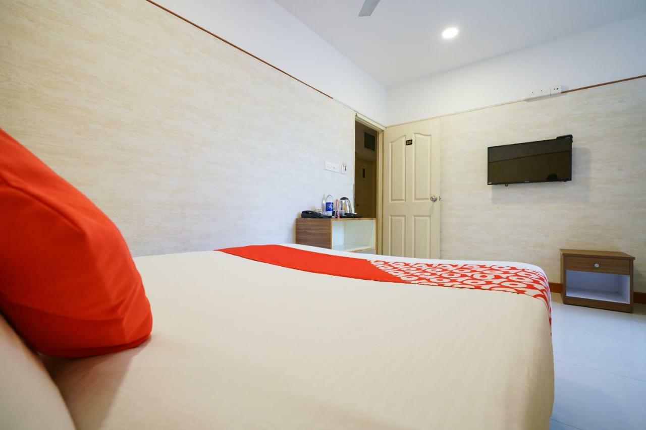 Heaven Gardens Hotel Kochi ภายนอก รูปภาพ